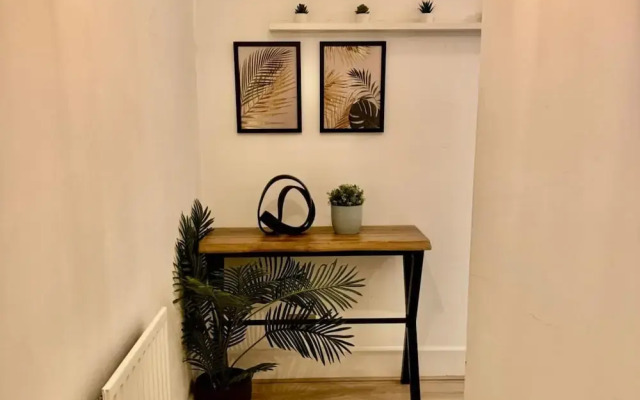 Stylish 1 bed Apartment - Sleeps 4 & Free Parking