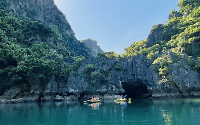 Blue Diamond Cruise