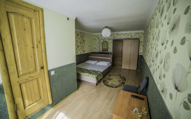 Economy Hotel Zhyger