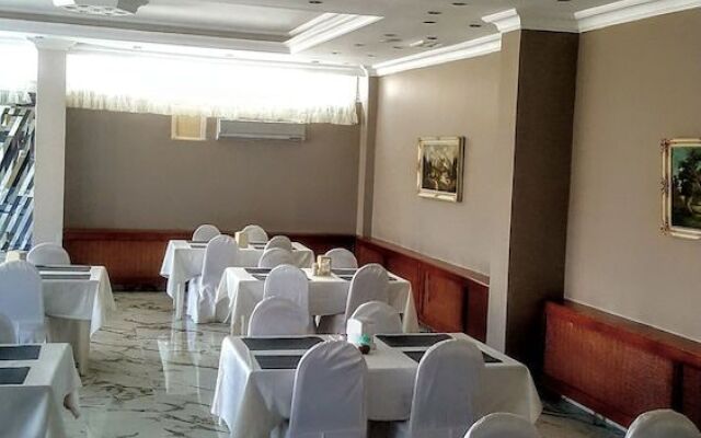 Engin Hotel