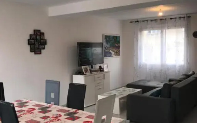 Chambre , 1 lit double et 1 lit simple