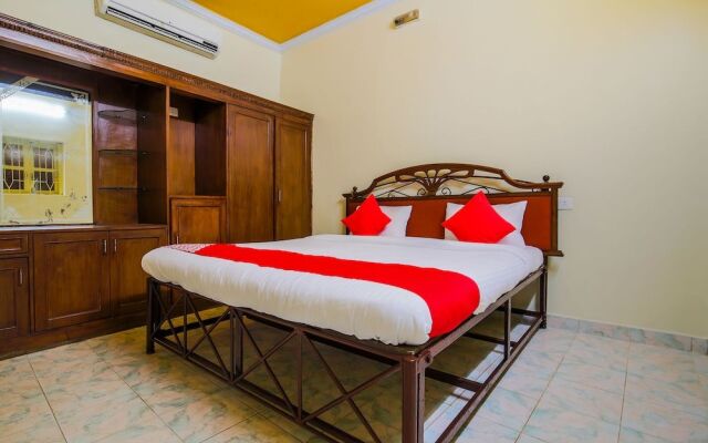 OYO 18441 Furtado's Beach House