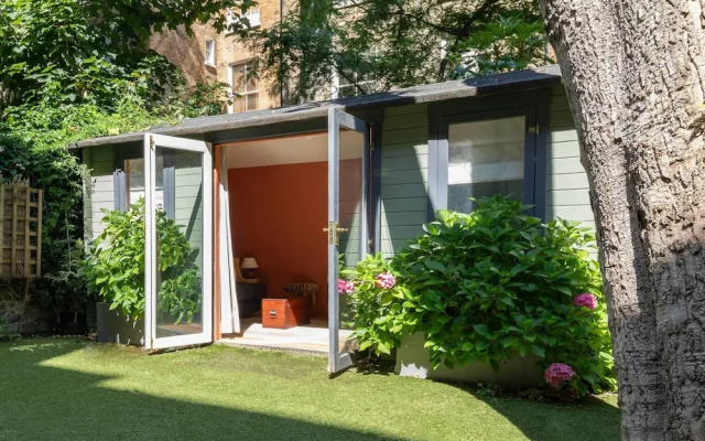 Nevern Square X by Onefinestay