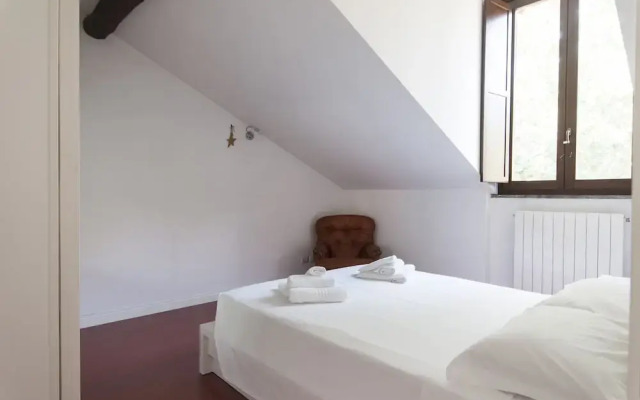 Intimate Attic Flat near Politecnico University