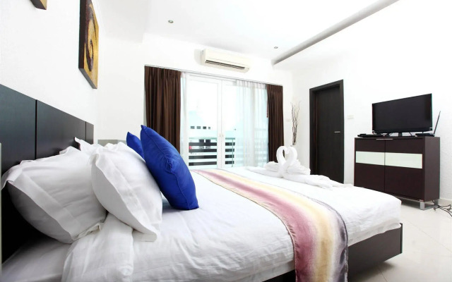 Hidden Palm Pool Villas