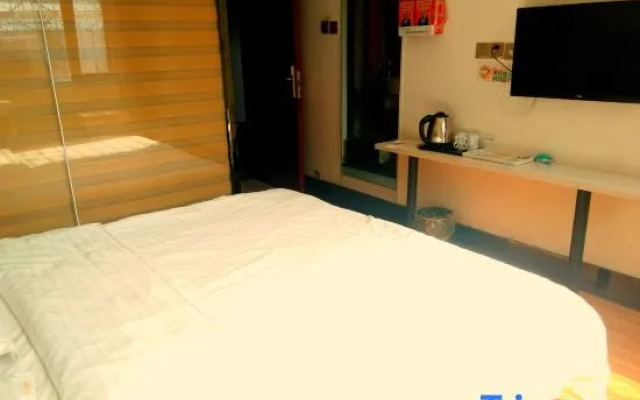 Young Fashion Express Hotel