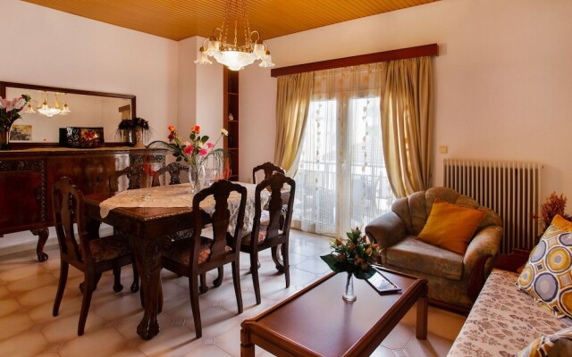 Gorgeous Holiday Home in Arhanes with Balcony