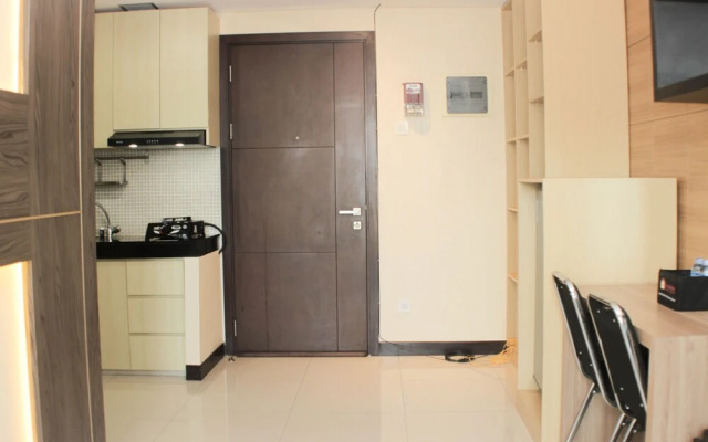 Comfort 1Br At Sky Terrace Apartment