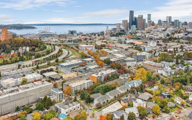 The Cloudbreak Townhome