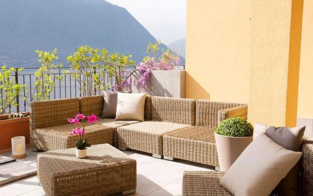 Sala Comacina Apartment No 1 (Sleeps 10)