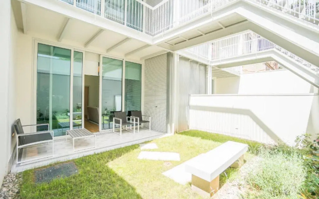 Courtyard & Elegance Apartment