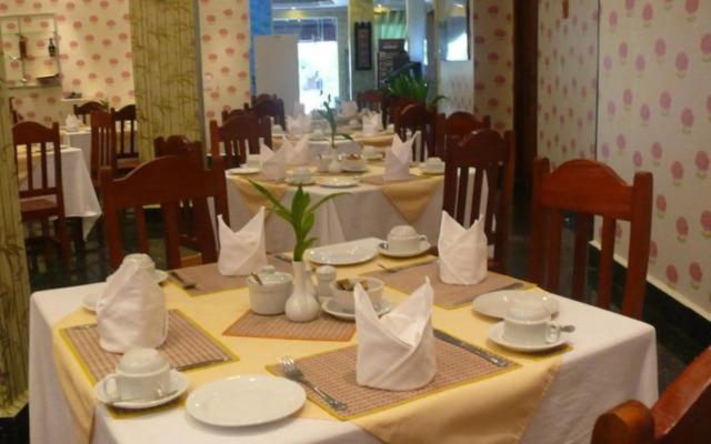 Parklane Hotel