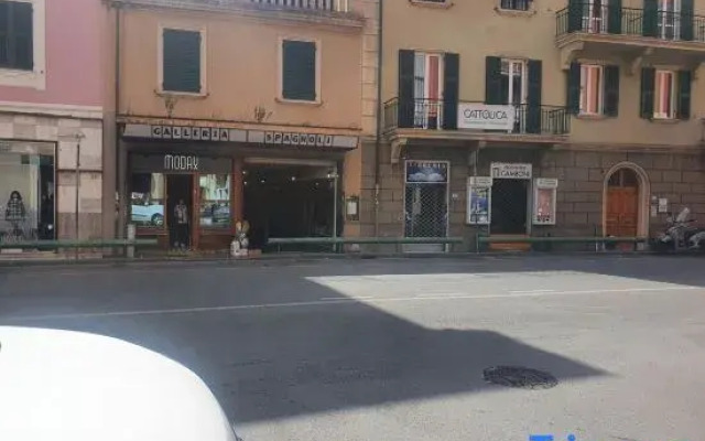 Sestri Viale Roma 15 Superior