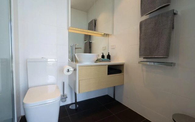 Blue Moon at Watson - Wifi - Gym - Pool - Cafe