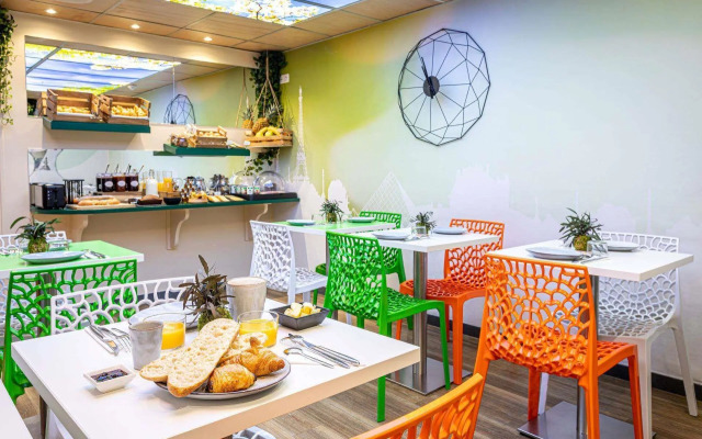 Hotel Ariane Montparnasse by Patrick Hayat