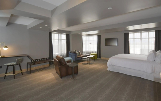 Renaissance Reno Downtown Hotel & Spa