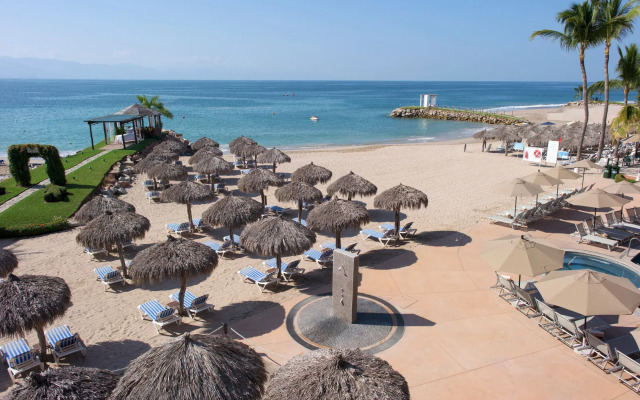 Villa del Palmar Residences