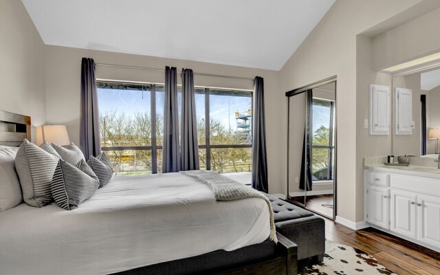 Luxury Riverfront Condo 1 BLK to Schlitterbahn!