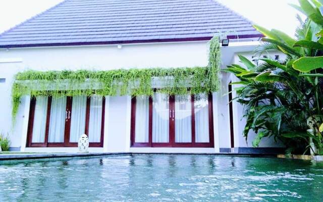5 Bedrooms Legian and Seminyak Private Pool Villa