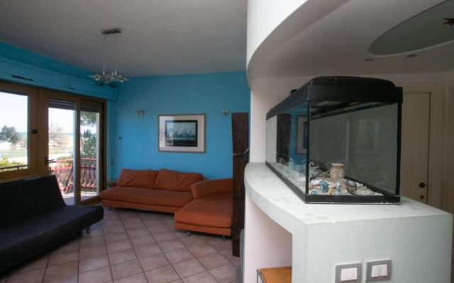 M24 - Marcelli, trilocale con terrazzo fronte mare