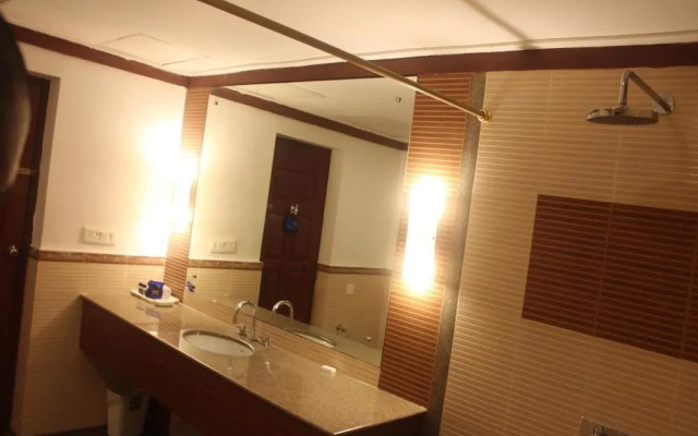 OYO 3010 Chanakya BNR Hotel