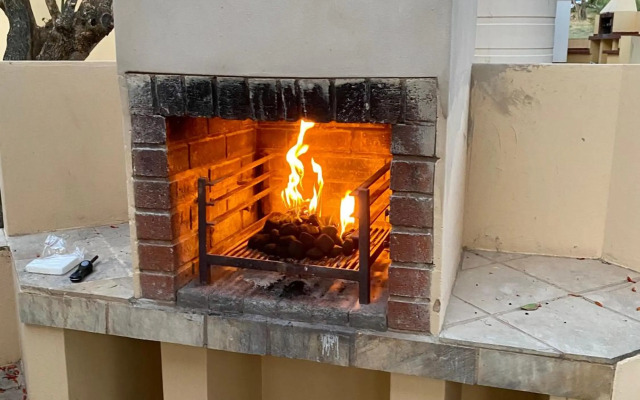 Barbados 13, Caribbean Estate