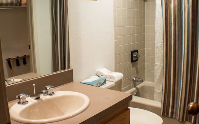 Wood Creek Condominiums