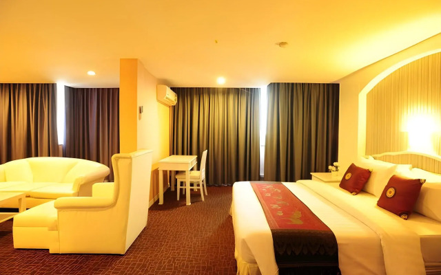 Aunchaleena Grand Hotel