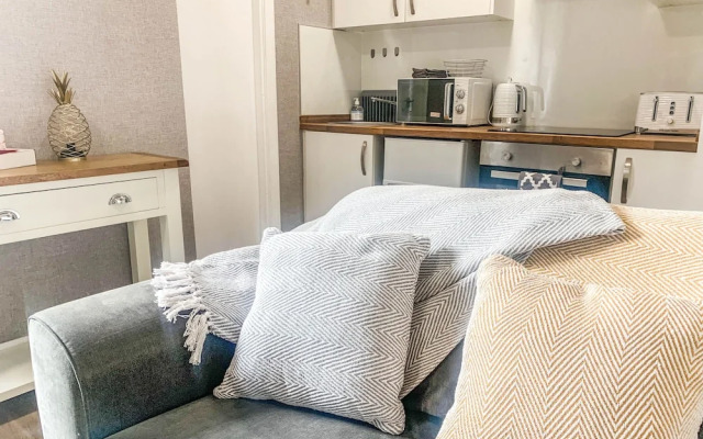The Rosebery Retreat By The Castle 1-bed Apartment