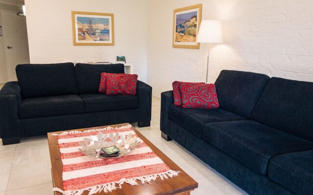 Nicholli, Bay Parklands, Unit 21/2 Gowrie Avenue