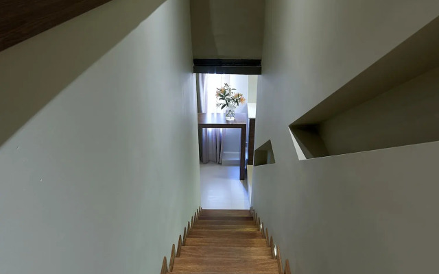 Elotis Suites