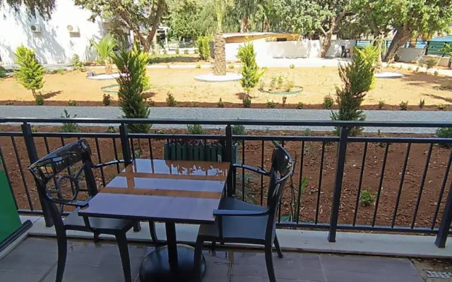 Polaris Hayat Motel