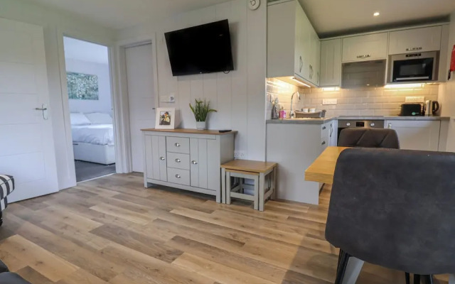 6 Pinewood Retreat