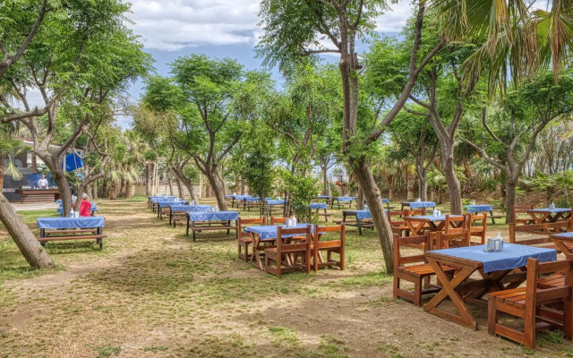 Seaden Sea World Resort & Spa