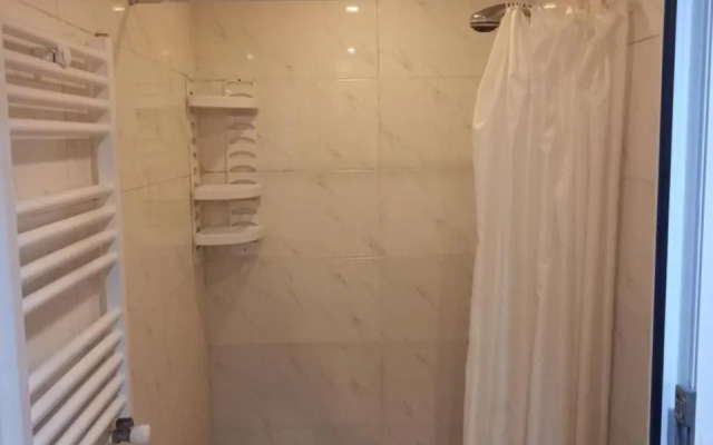 Guest House On Mirian Mepe