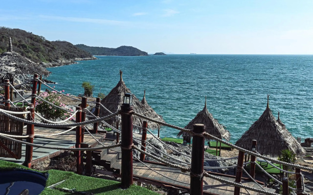 Paree Hut Resort Koh Sichang