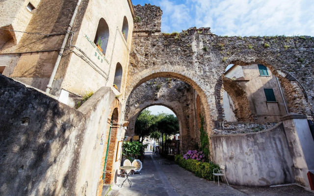 Ravello House