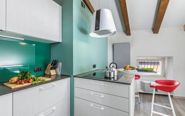 Riva's Rooftop Retreat