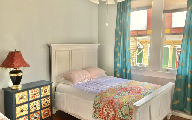 Madame Isabelle's House In New Orleans - Hostel