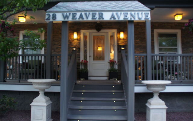 Admiral Weaver Inn