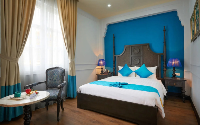 Manoir Des Arts Hotel