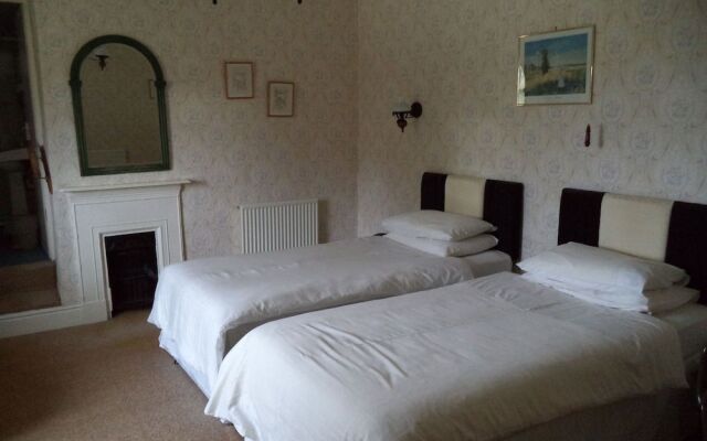 Lodgehill Hotel
