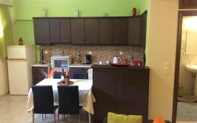 Modern Basement Apartment Gio Ii