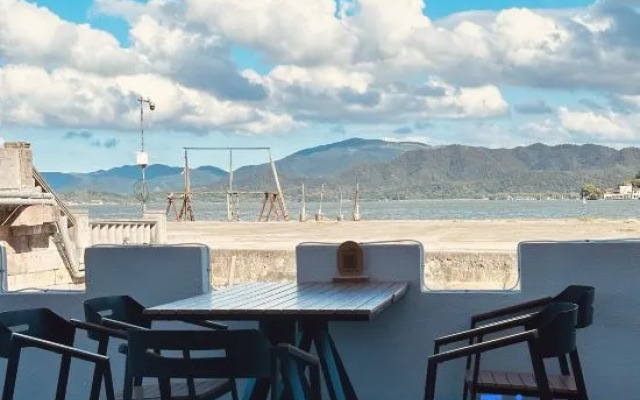 Find a Lighthouse Lake View B&B