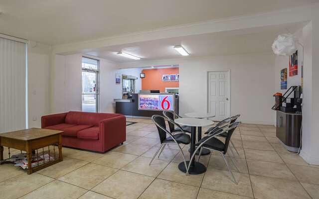 Motel 6 Brinkley, AR