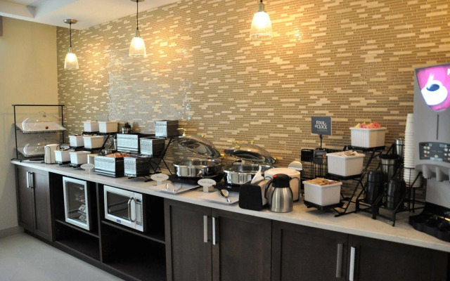 Best Western Plus Hotel Montreal