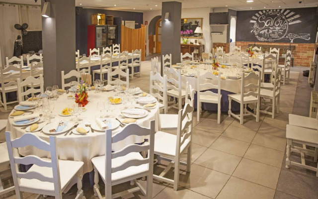 Hostal Savoy