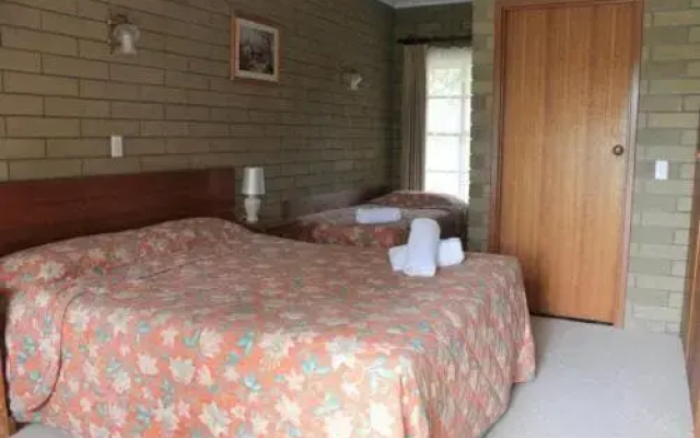 Aristocrat Waurnvale Motel