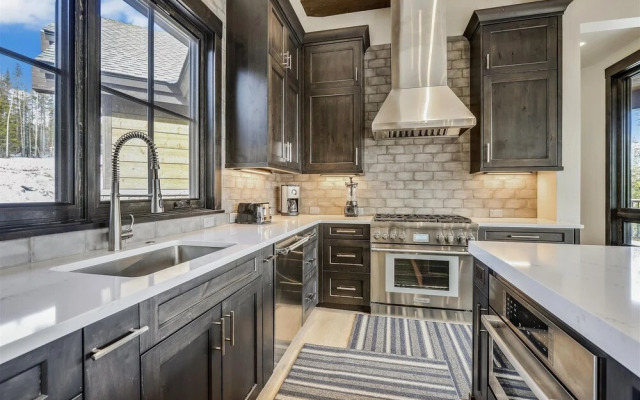 Barton Creek Vista 6 Bedroom Home