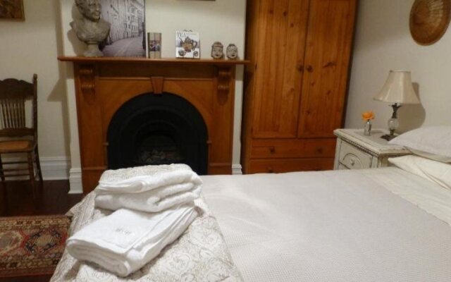 Lakeside Bed & Breakfast